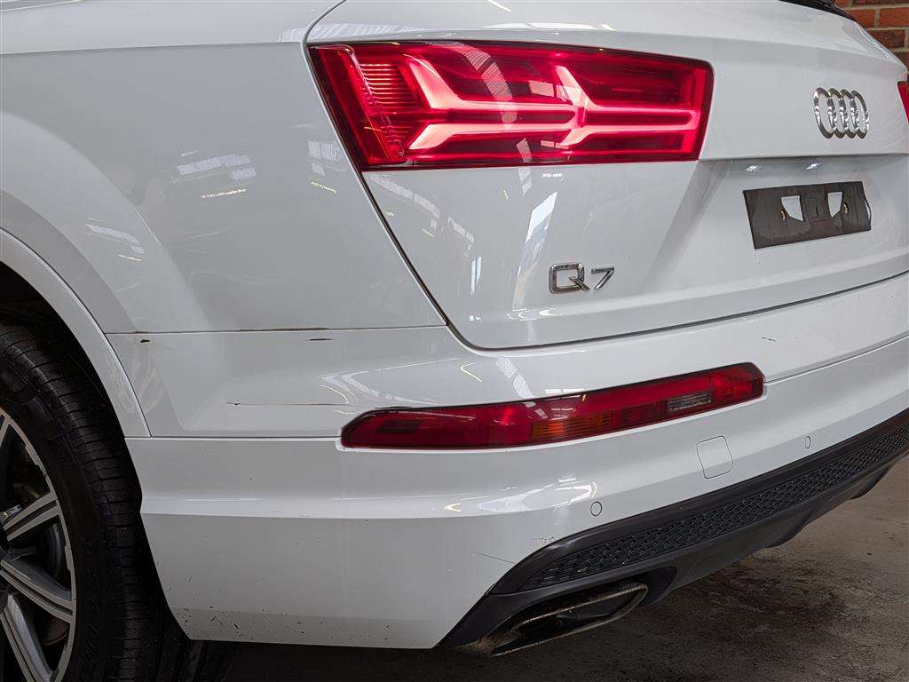 <p>2016 AUDI Q7 S LINE TDI QUATTRO AUT</p>