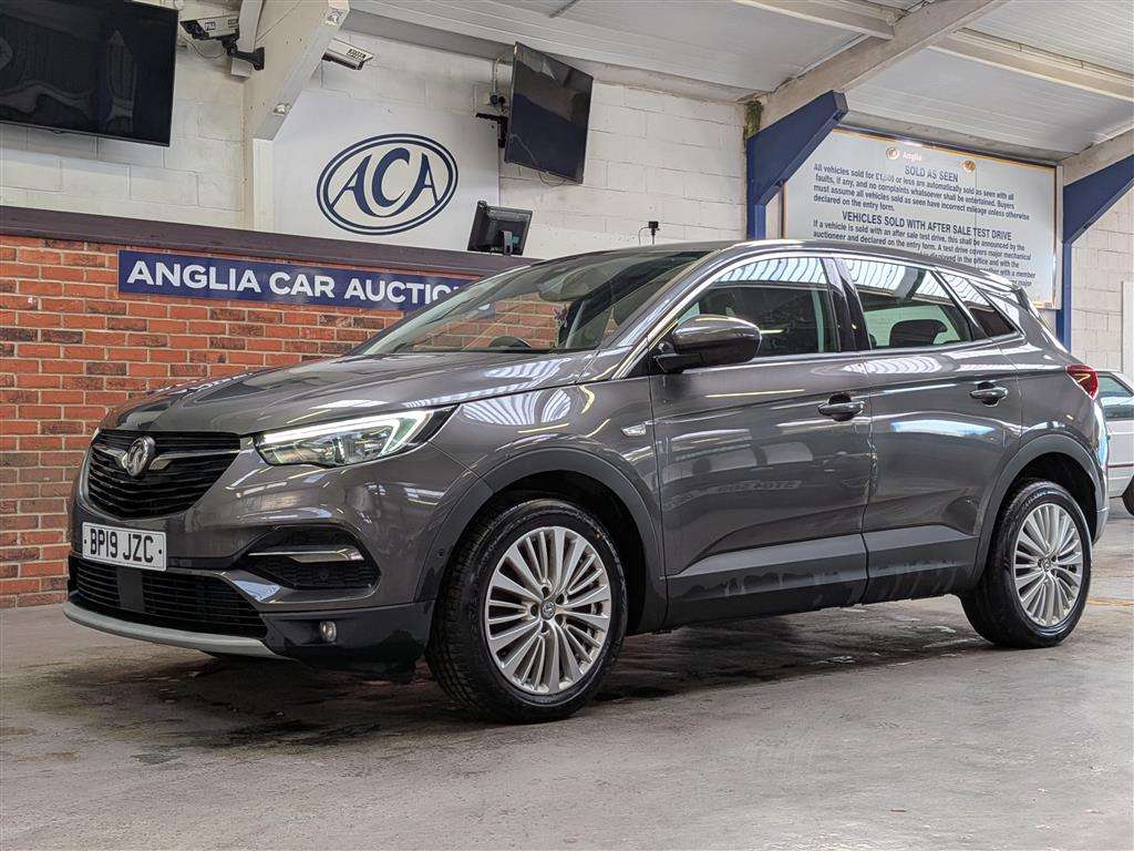 <p>2019 VAUXHALL GRANDLAND X TECH LINE NAV</p>