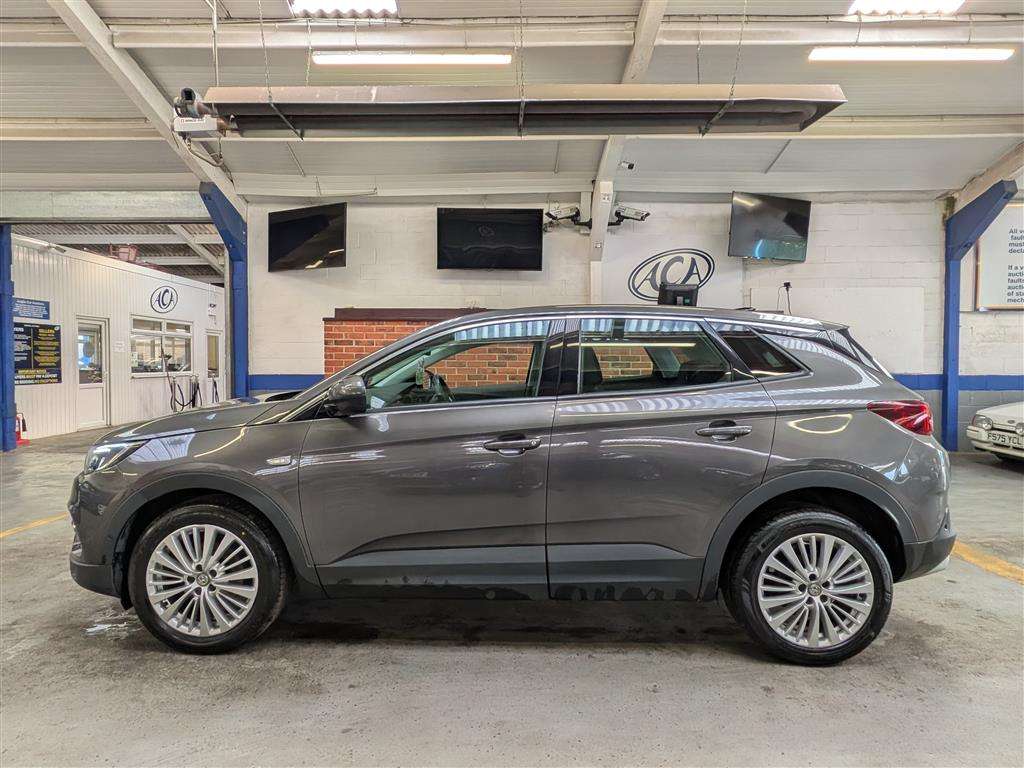 <p>2019 VAUXHALL GRANDLAND X TECH LINE NAV</p>
