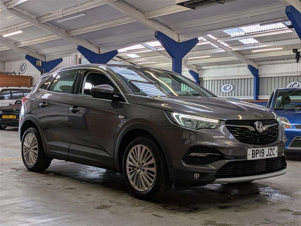 <p>2019 VAUXHALL GRANDLAND X TECH LINE NAV</p>