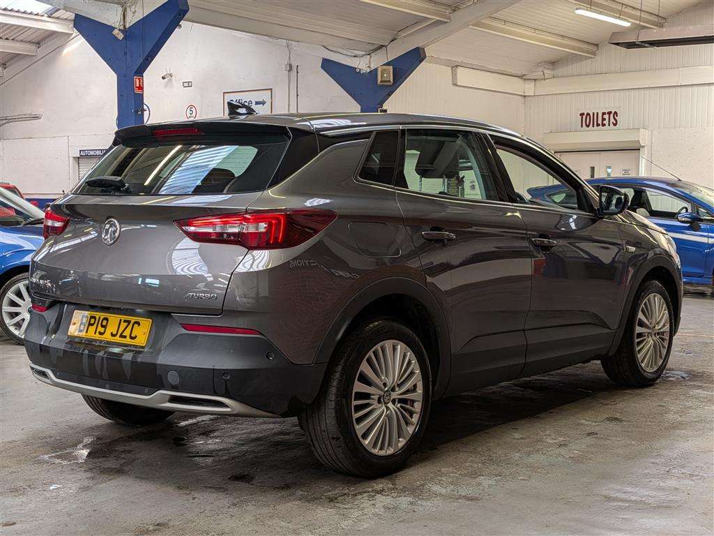 <p>2019 VAUXHALL GRANDLAND X TECH LINE NAV</p>