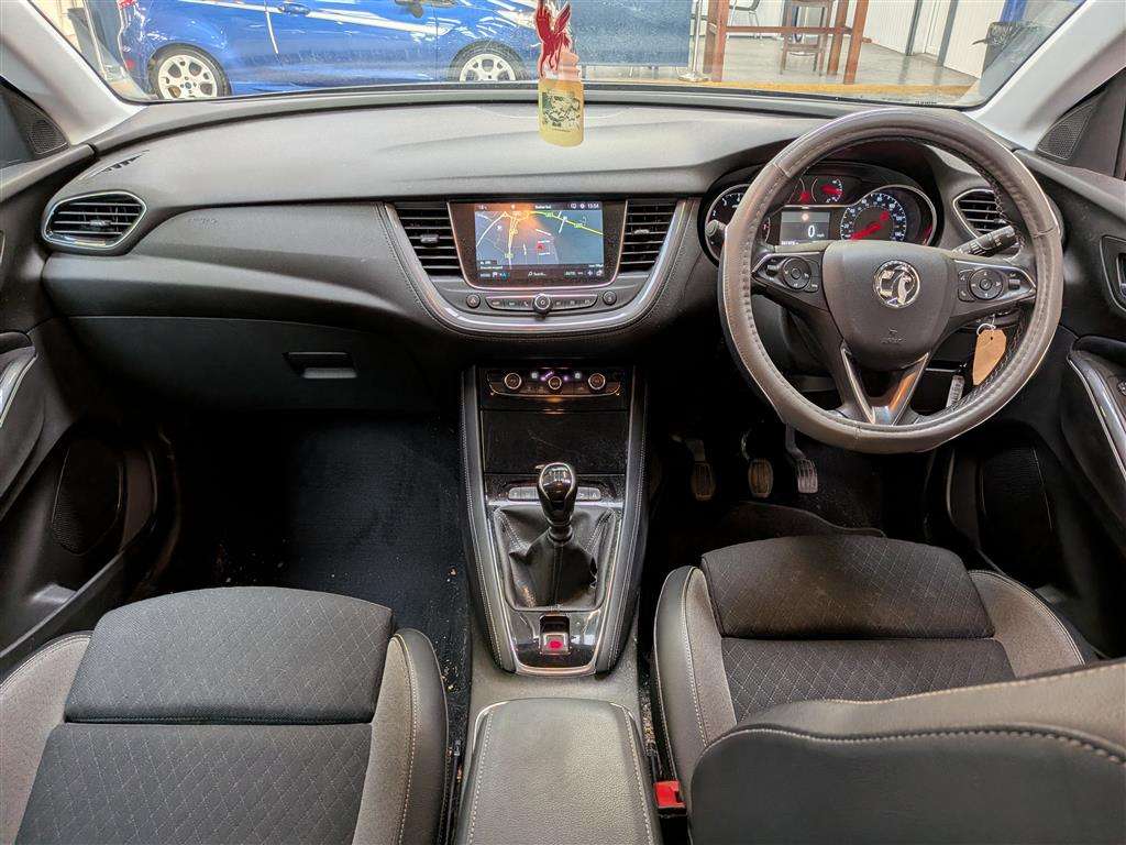 <p>2019 VAUXHALL GRANDLAND X TECH LINE NAV</p>