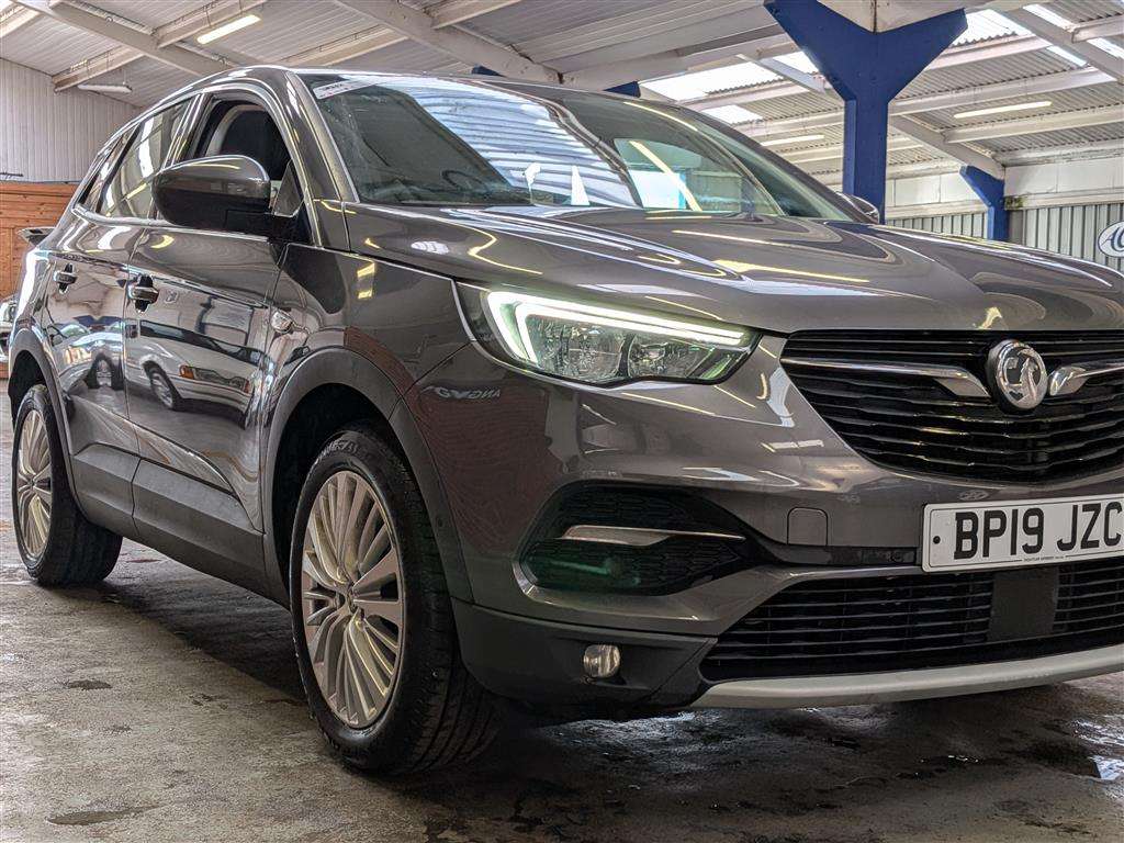 <p>2019 VAUXHALL GRANDLAND X TECH LINE NAV</p>