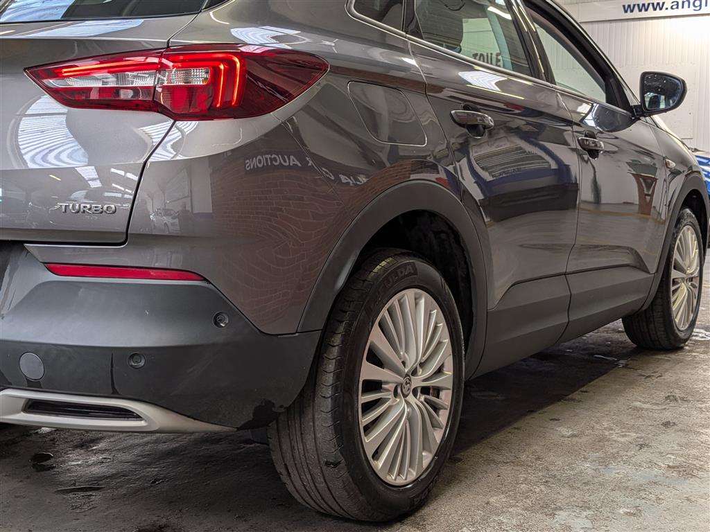 <p>2019 VAUXHALL GRANDLAND X TECH LINE NAV</p>