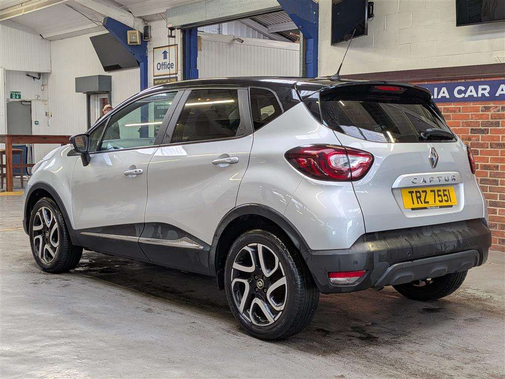 <p>2019 RENAULT CAPTUR ICONIC DCI AUTO</p>