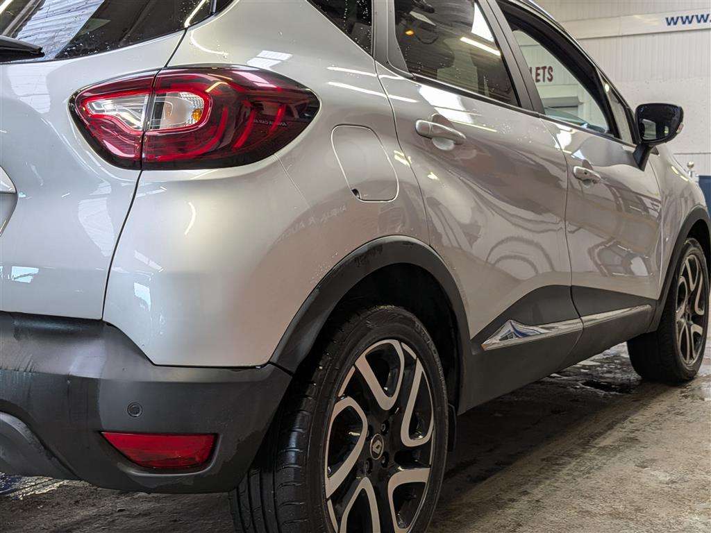 <p>2019 RENAULT CAPTUR ICONIC DCI AUTO</p>