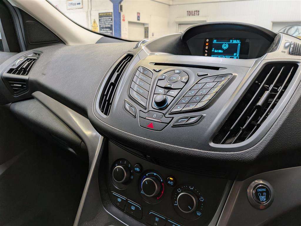 <p>2014 FORD KUGA ZETEC 4X2 TDCI</p>