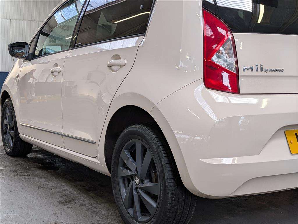 <p>2016 SEAT MII BY MANGO</p>