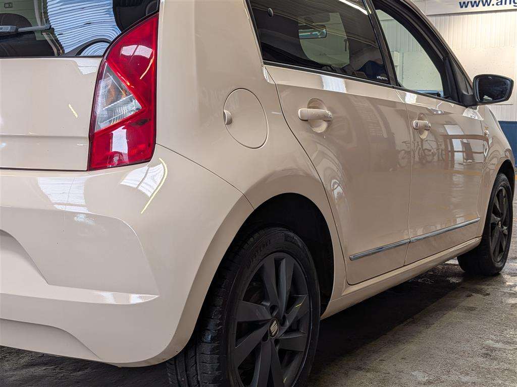 <p>2016 SEAT MII BY MANGO</p>