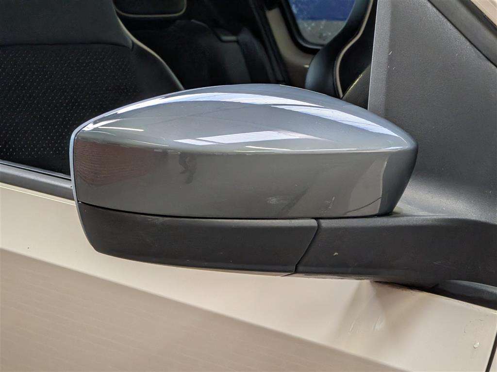 <p>2016 SEAT MII BY MANGO</p>