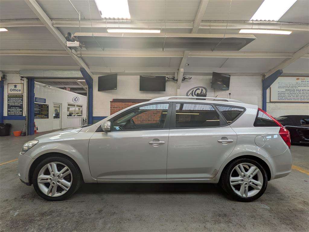 <p>2012 KIA CEED 4 CRDI</p>