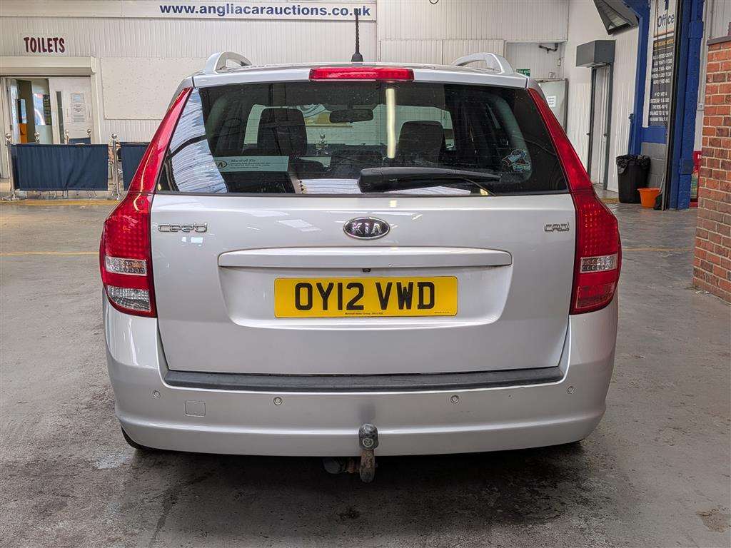 <p>2012 KIA CEED 4 CRDI</p>
