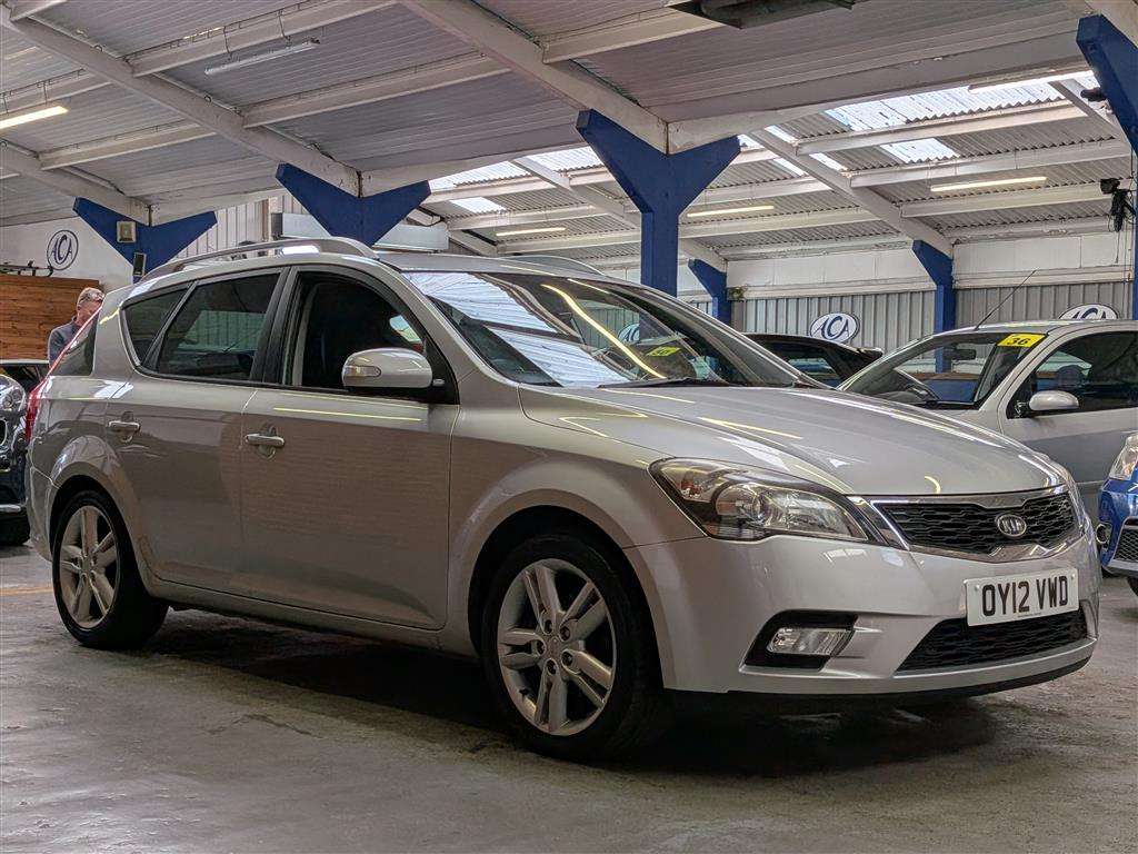 <p>2012 KIA CEED 4 CRDI</p>