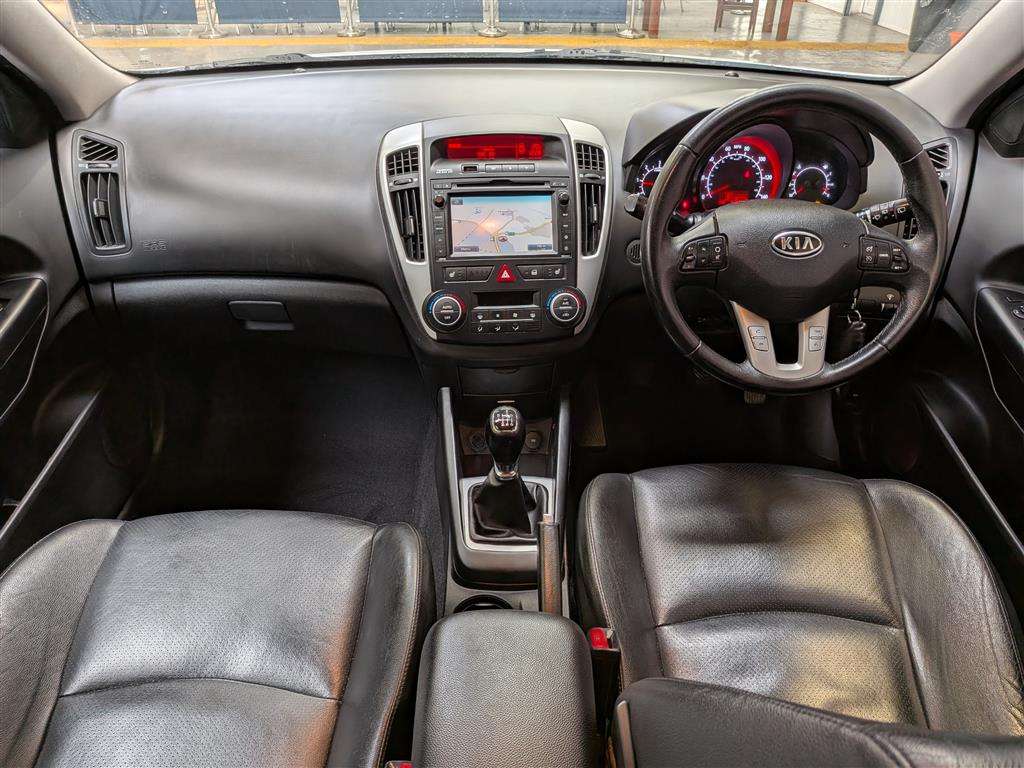 <p>2012 KIA CEED 4 CRDI</p>