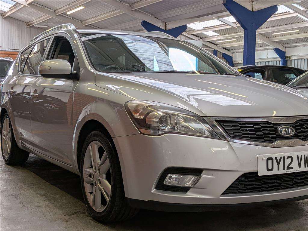 <p>2012 KIA CEED 4 CRDI</p>
