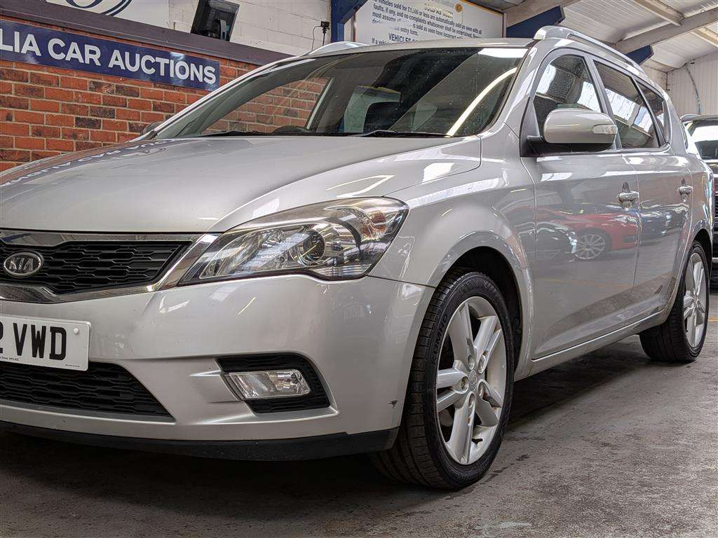 <p>2012 KIA CEED 4 CRDI</p>