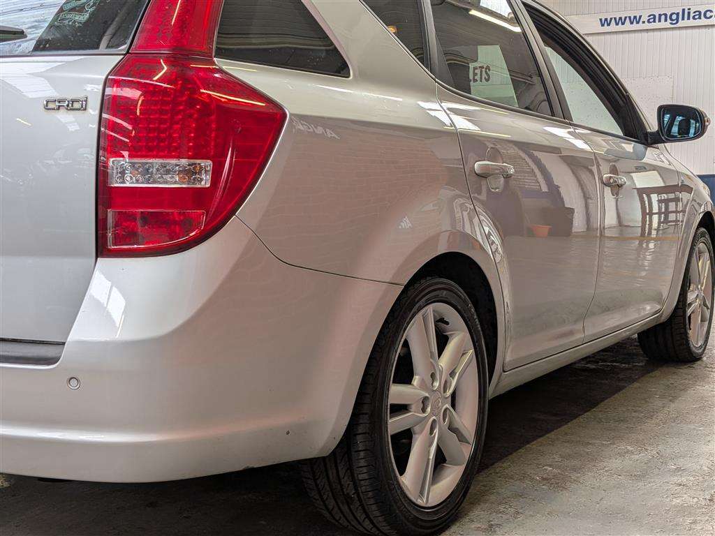 <p>2012 KIA CEED 4 CRDI</p>