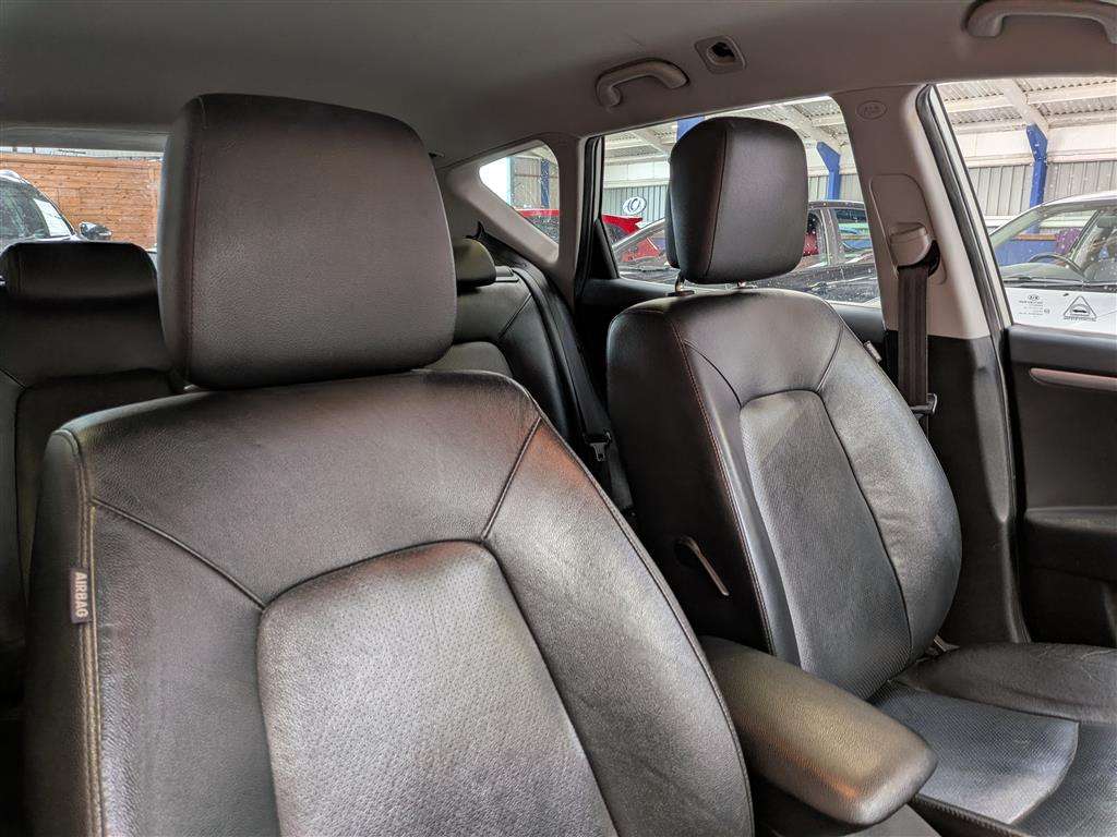 <p>2012 KIA CEED 4 CRDI</p>
