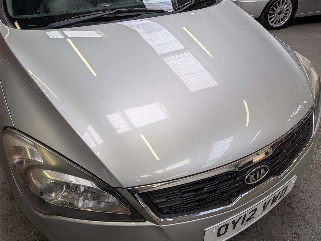 <p>2012 KIA CEED 4 CRDI</p>