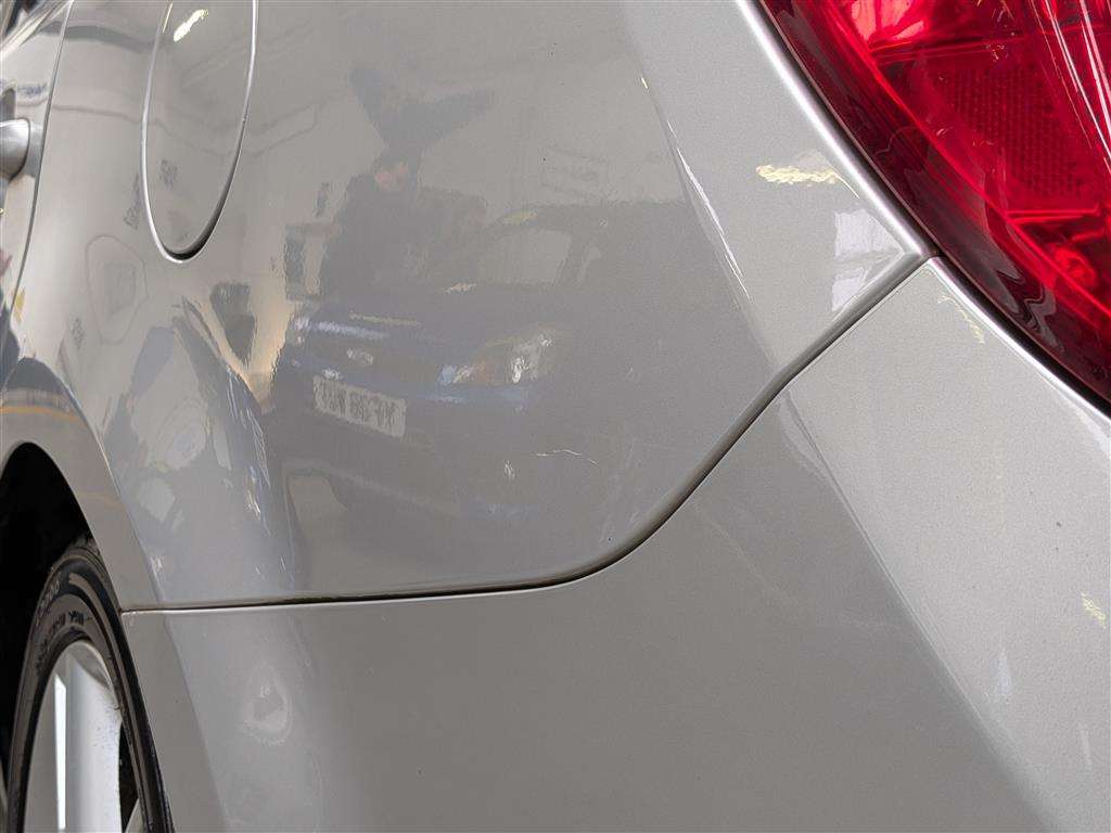 <p>2012 KIA CEED 4 CRDI</p>