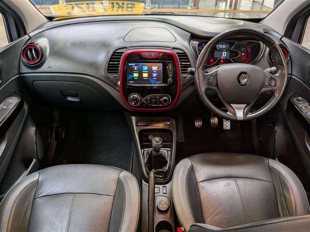 <p>2017 RENAULT CAPTUR SIGNATURE NAV DCI</p>