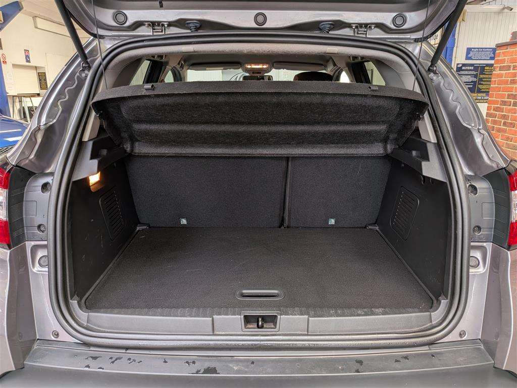 <p>2017 RENAULT CAPTUR SIGNATURE NAV DCI</p>