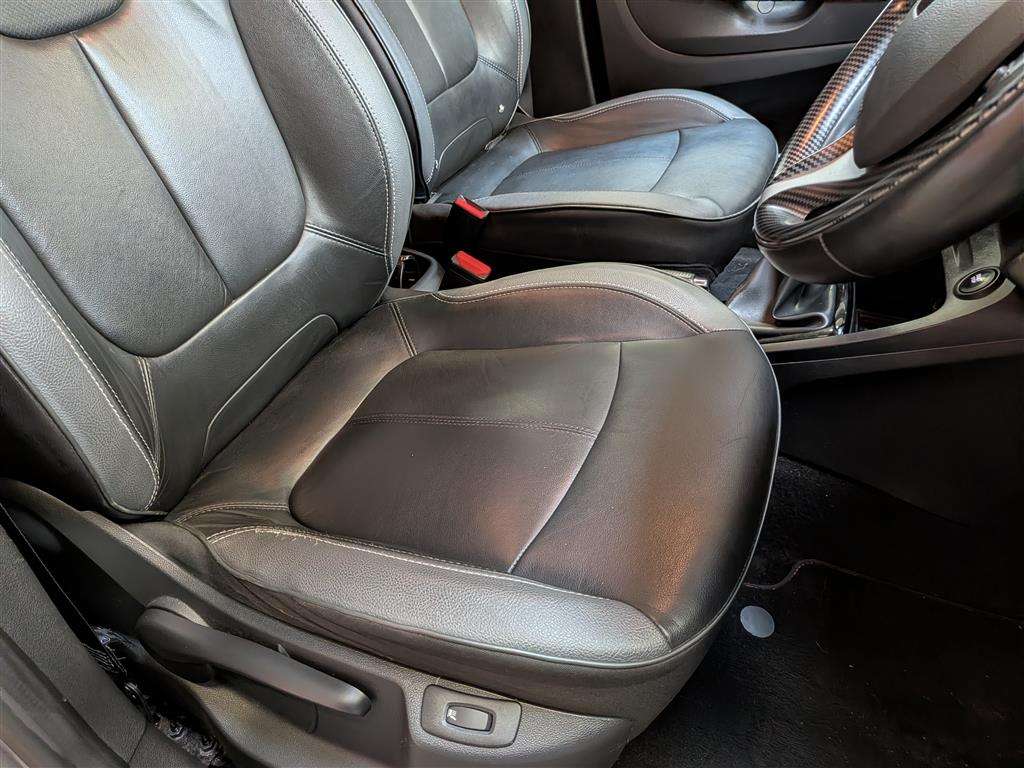 <p>2017 RENAULT CAPTUR SIGNATURE NAV DCI</p>