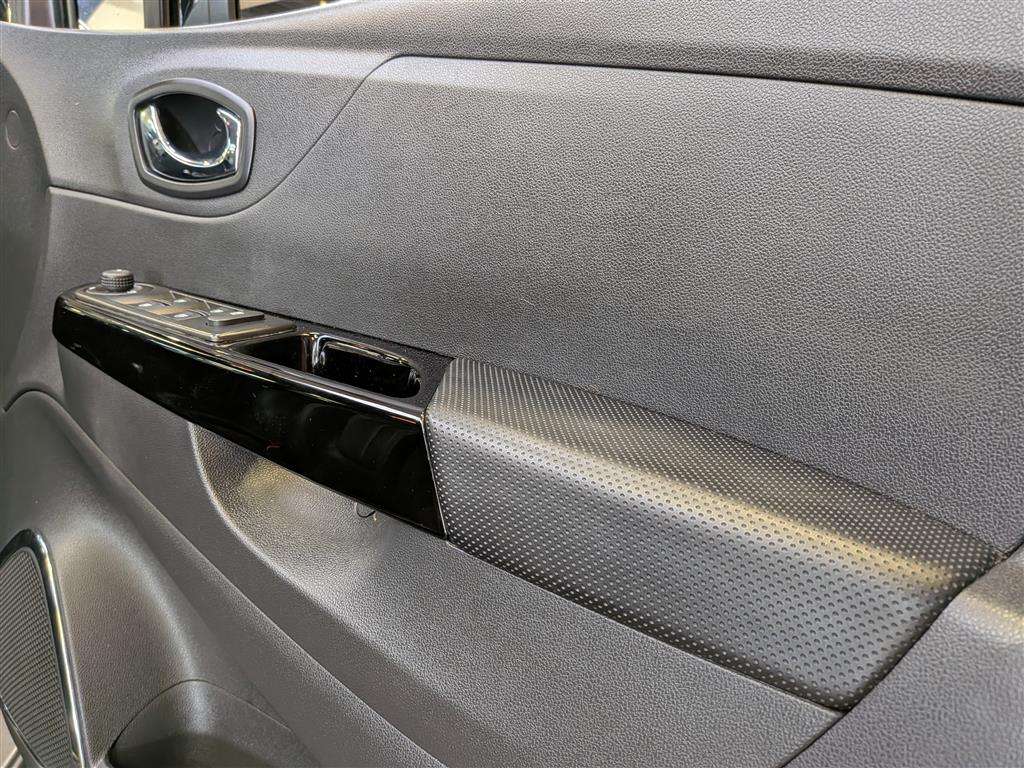 <p>2017 RENAULT CAPTUR SIGNATURE NAV DCI</p>