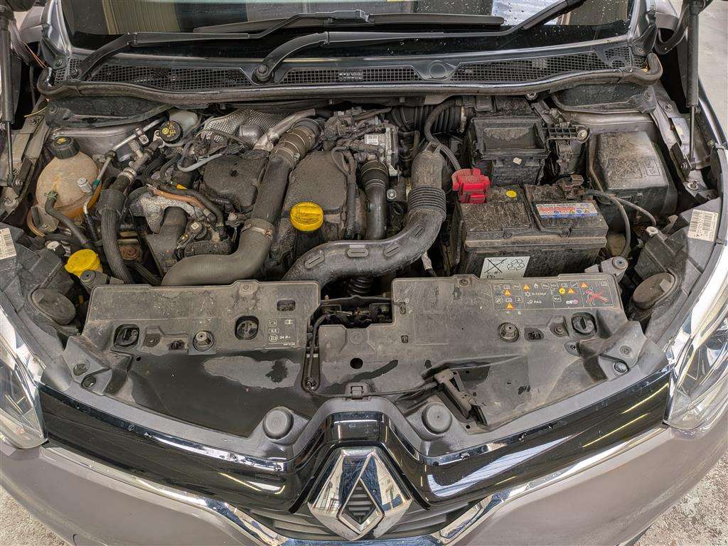 <p>2017 RENAULT CAPTUR SIGNATURE NAV DCI</p>