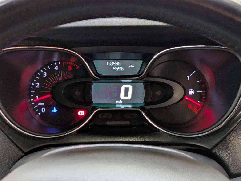 <p>2017 RENAULT CAPTUR SIGNATURE NAV DCI</p>