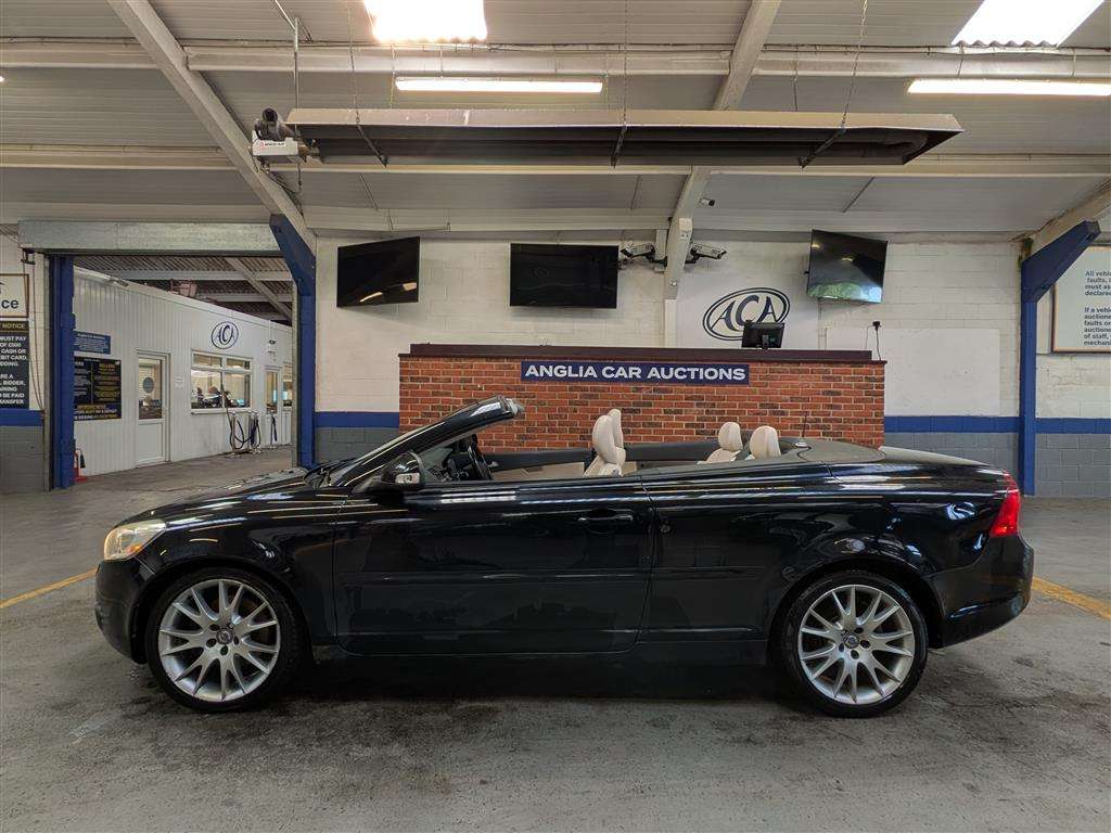 <p>2010 VOLVO C70 SE D3 AUTO</p>