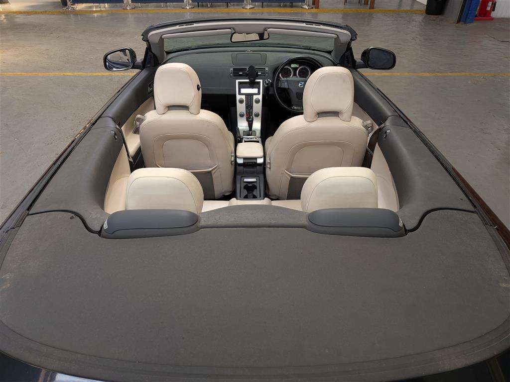<p>2010 VOLVO C70 SE D3 AUTO</p>