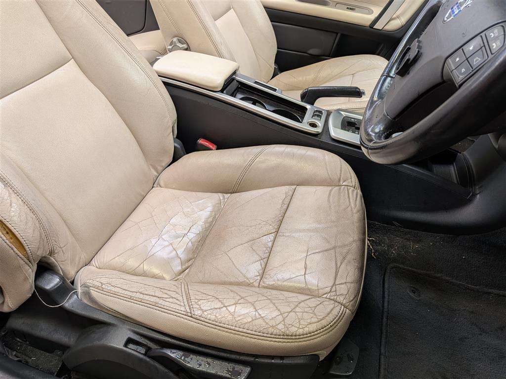 <p>2010 VOLVO C70 SE D3 AUTO</p>