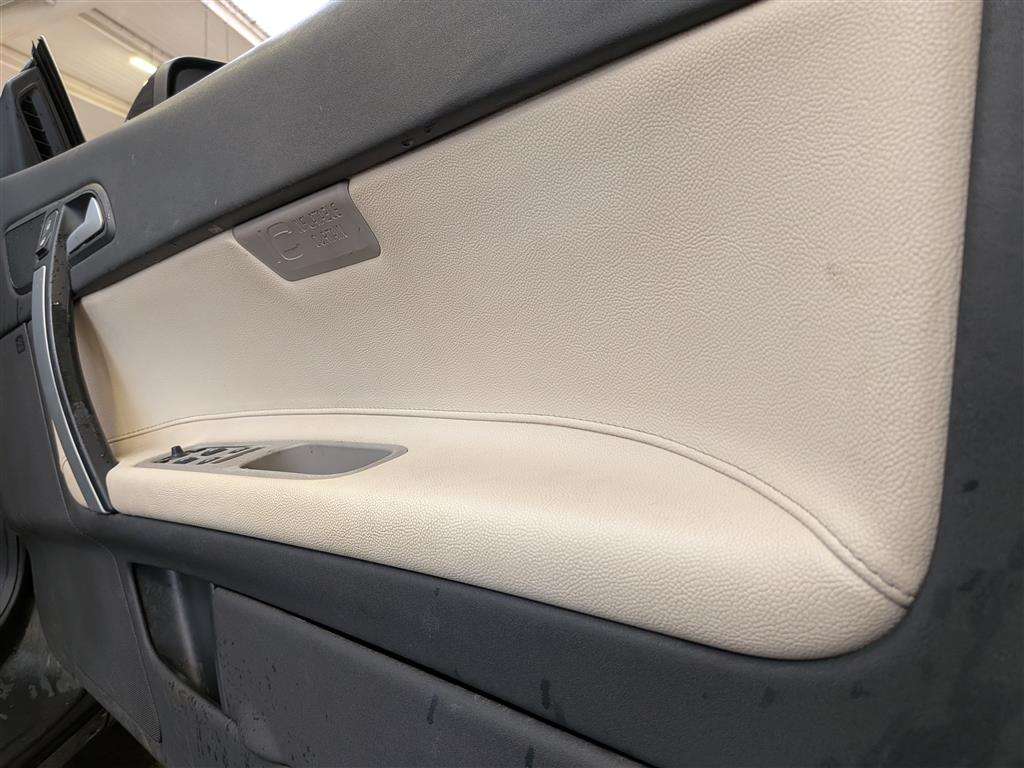 <p>2010 VOLVO C70 SE D3 AUTO</p>
