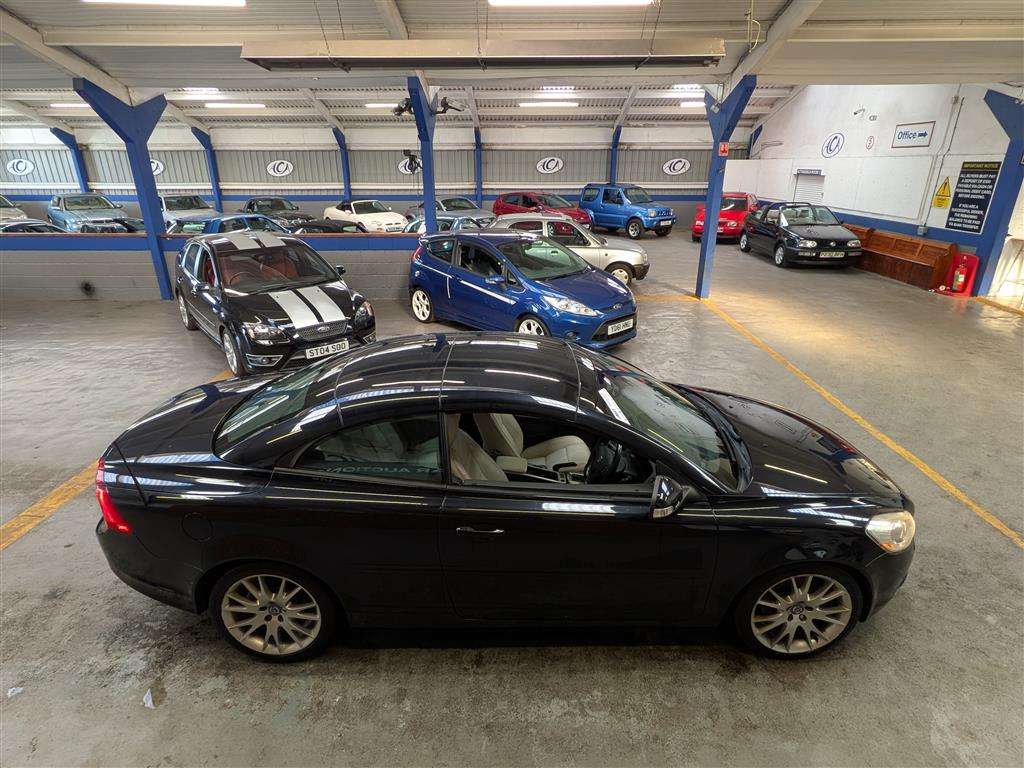 <p>2010 VOLVO C70 SE D3 AUTO</p>