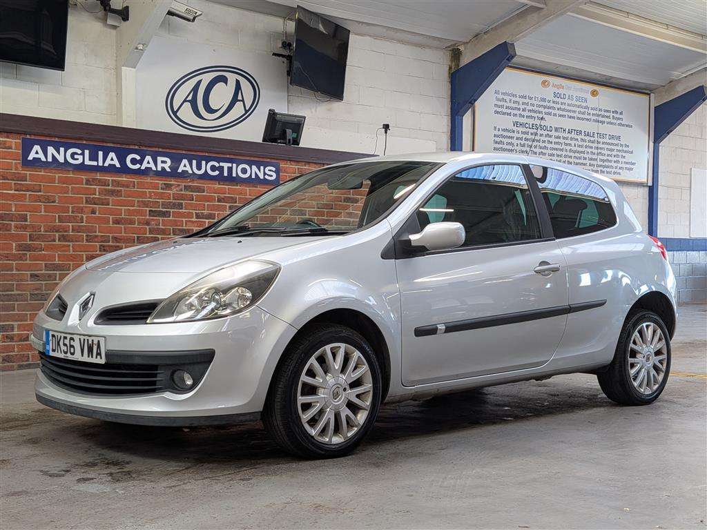 <p>2006 RENAULT CLIO DYNAMIQUE S</p>