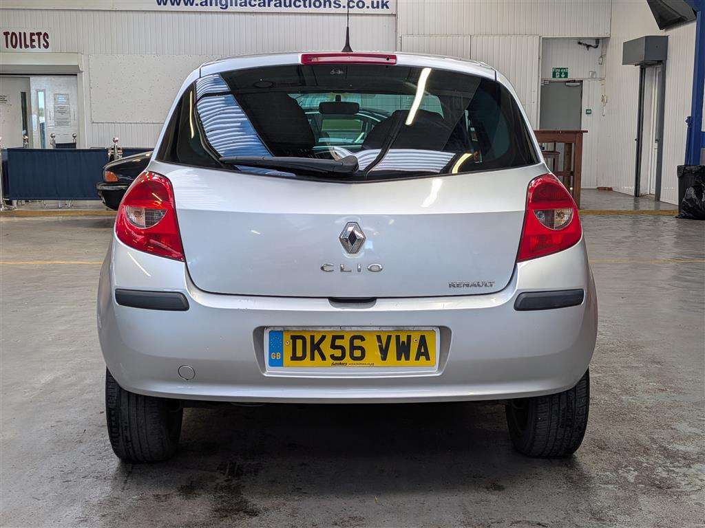 <p>2006 RENAULT CLIO DYNAMIQUE S</p>