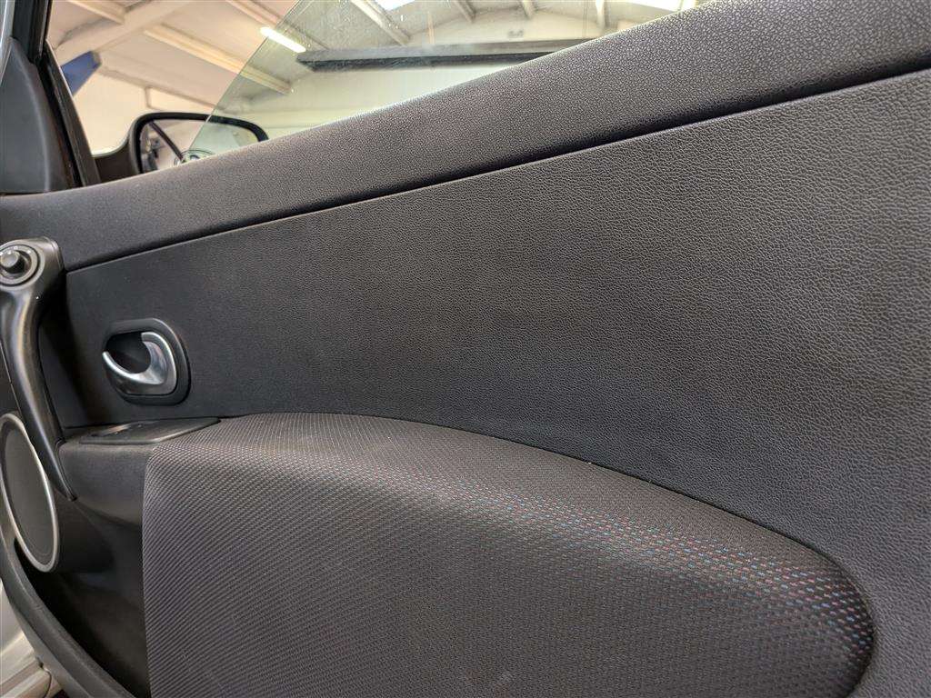 <p>2006 RENAULT CLIO DYNAMIQUE S</p>