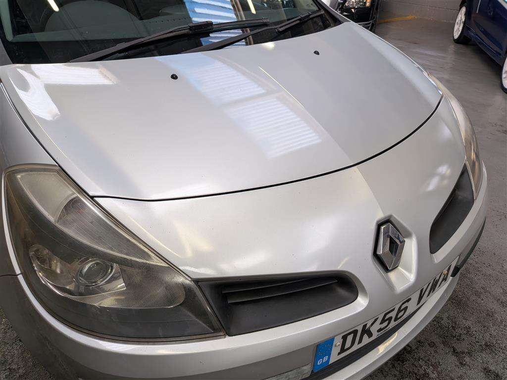 <p>2006 RENAULT CLIO DYNAMIQUE S</p>