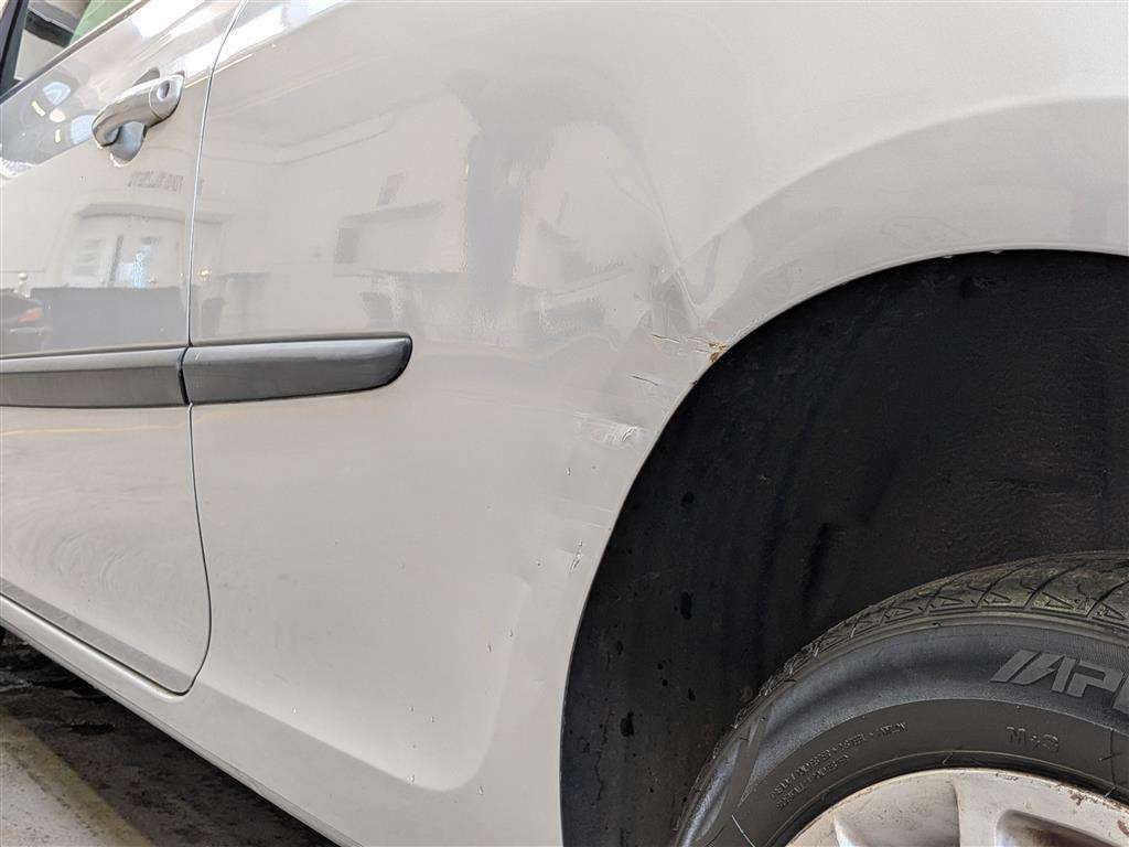 <p>2006 RENAULT CLIO DYNAMIQUE S</p>