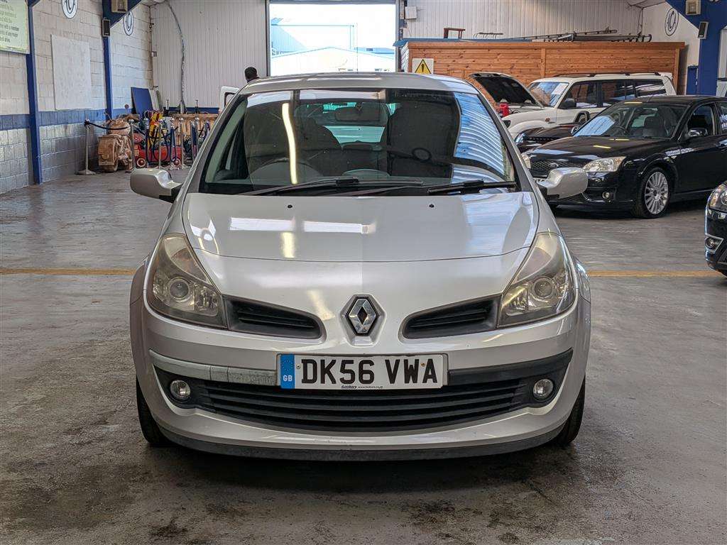<p>2006 RENAULT CLIO DYNAMIQUE S</p>