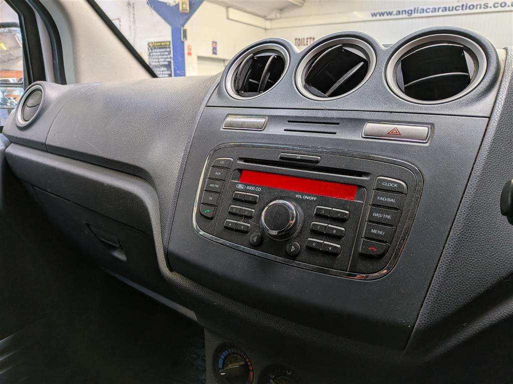 <p>2012 FORD TRANSIT CONNECT T200</p>