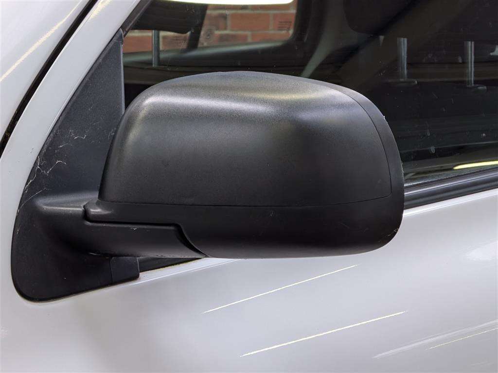 <p>2013 NISSAN MICRA VISIA</p>