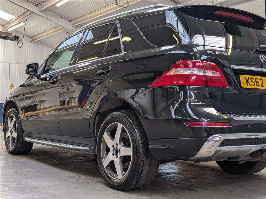 <p>2013 MERCEDES-BENZ ML350 SPORT BLUETEC AUTO</p>