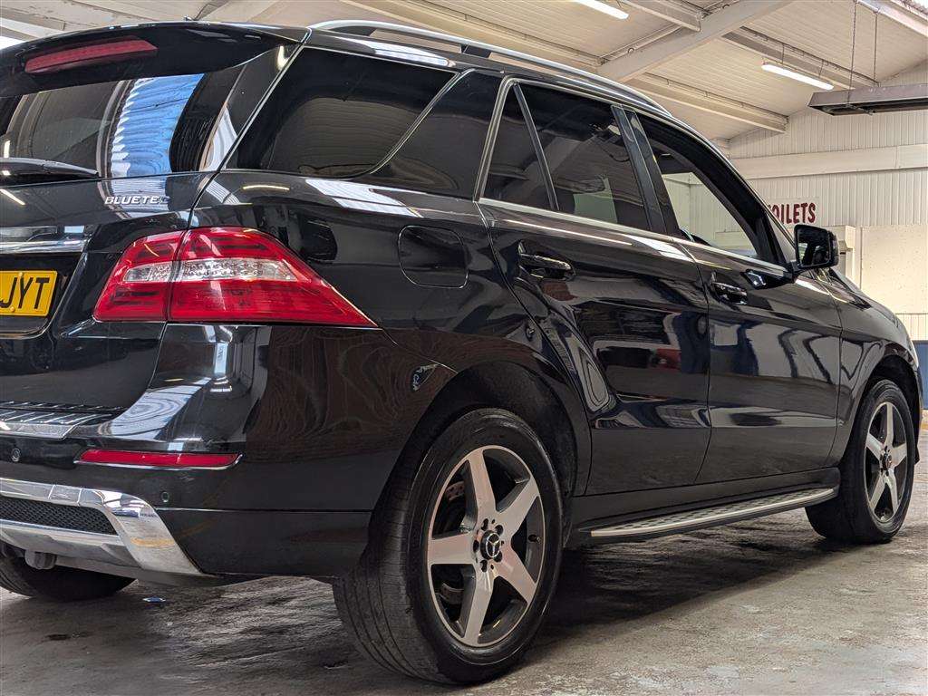 <p>2013 MERCEDES-BENZ ML350 SPORT BLUETEC AUTO</p>