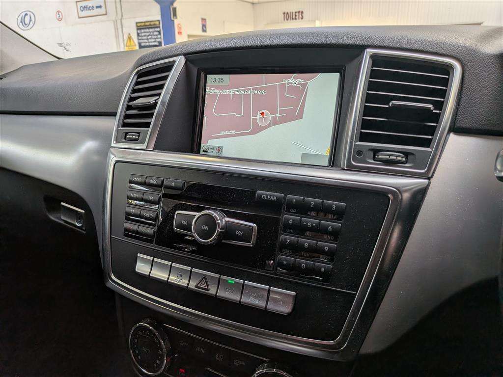 <p>2013 MERCEDES-BENZ ML350 SPORT BLUETEC AUTO</p>