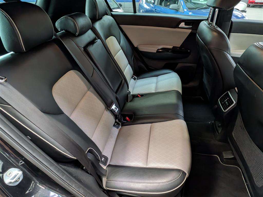 <p>2016 KIA SPORTAGE GT-LINE</p>