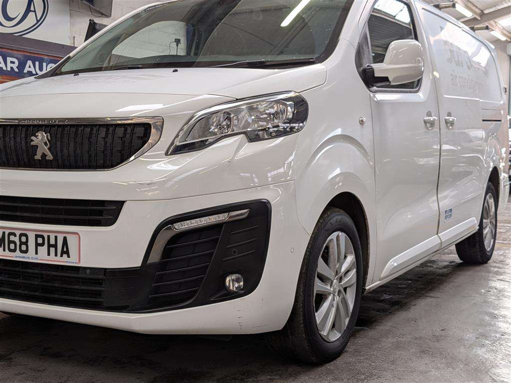 <p>2018 PEUGEOT EXPERT PRO + LONG BLUE HD</p>