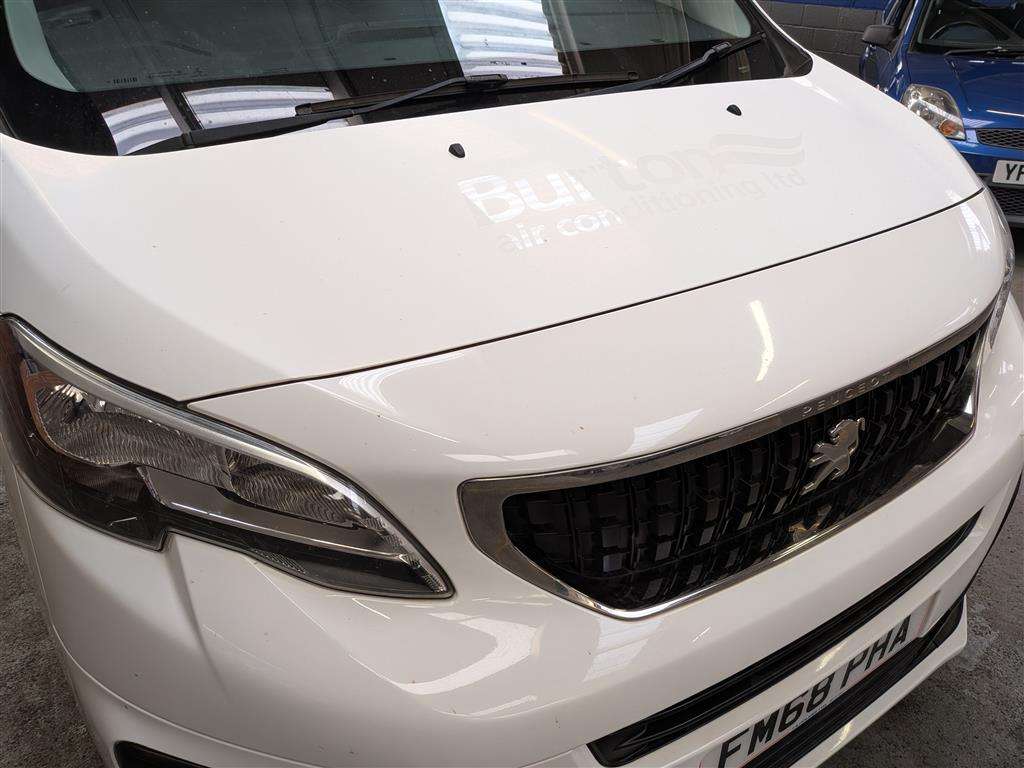 <p>2018 PEUGEOT EXPERT PRO + LONG BLUE HD</p>