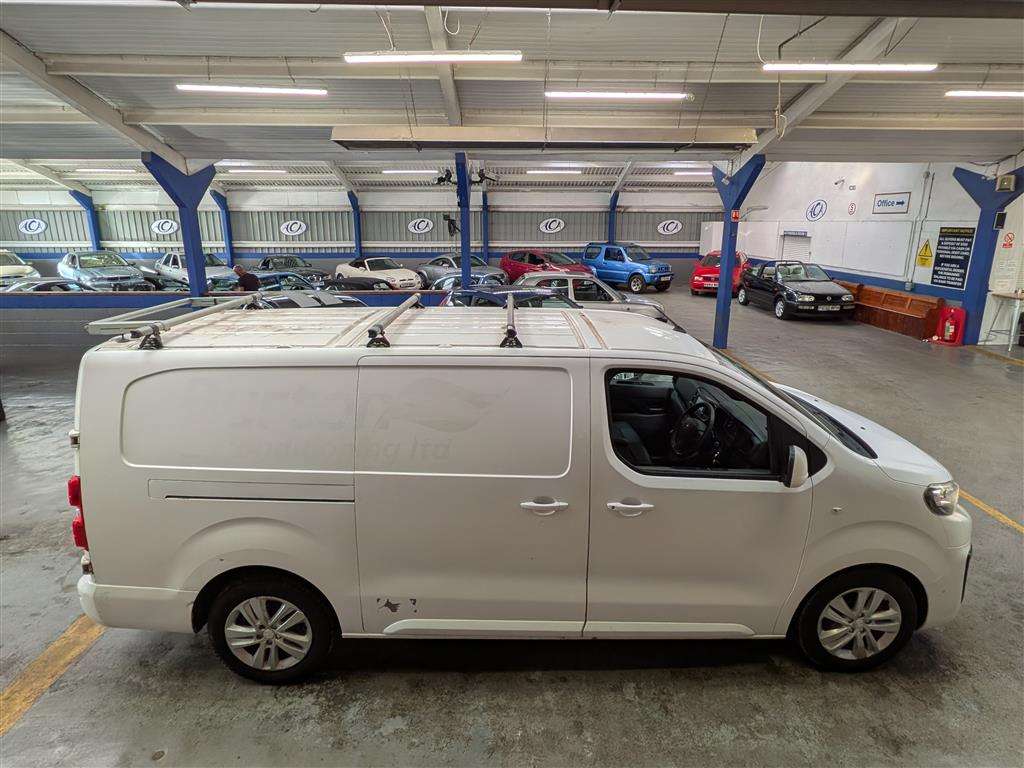 <p>2018 PEUGEOT EXPERT PRO + LONG BLUE HD</p>